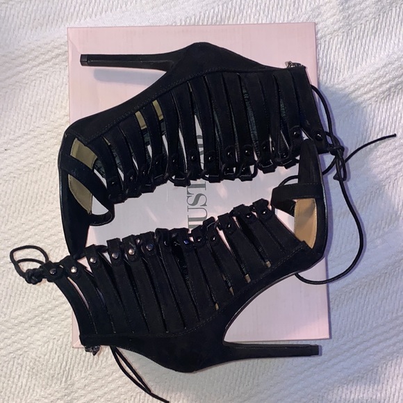 Womens shoes - Picture 2 of 3